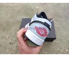 Nike Air Jordan 1 Low Light Smoke Grey - Fotografija 4/5