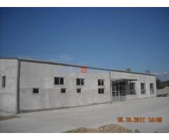 Izdajem halu 1000 m2 plus poslovni prostor 200 m2,